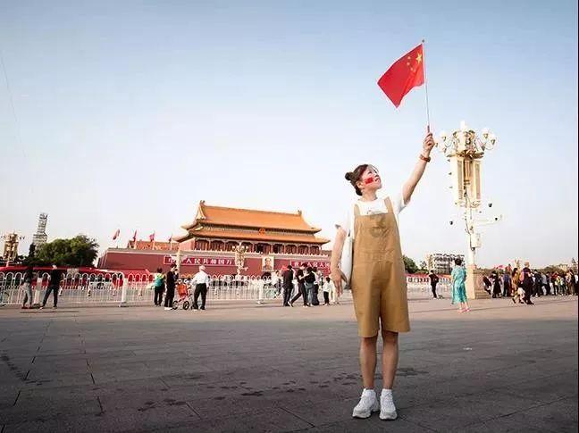解锁吉鹿力问答社区,探索遇到老年人摔倒,究竟扶还是不扶?乐园!